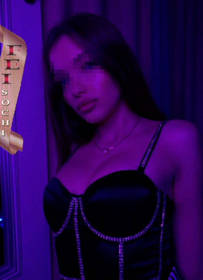     Deluxe